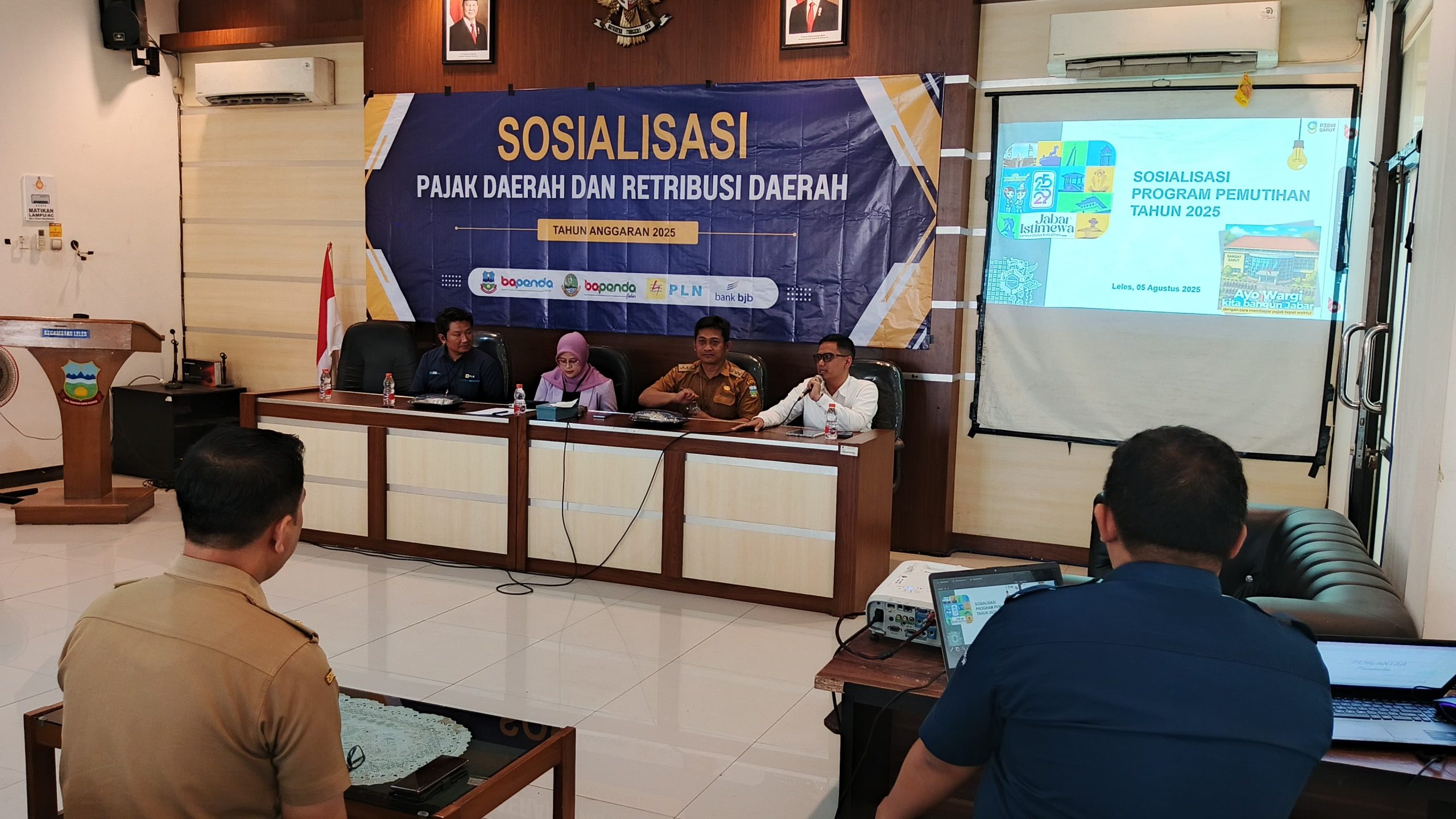 Bapenda Kabupaten Garut melaksanakan Sosialisasi Pajak Daerah dan Retribusi Daerah di Kecamatan Leles